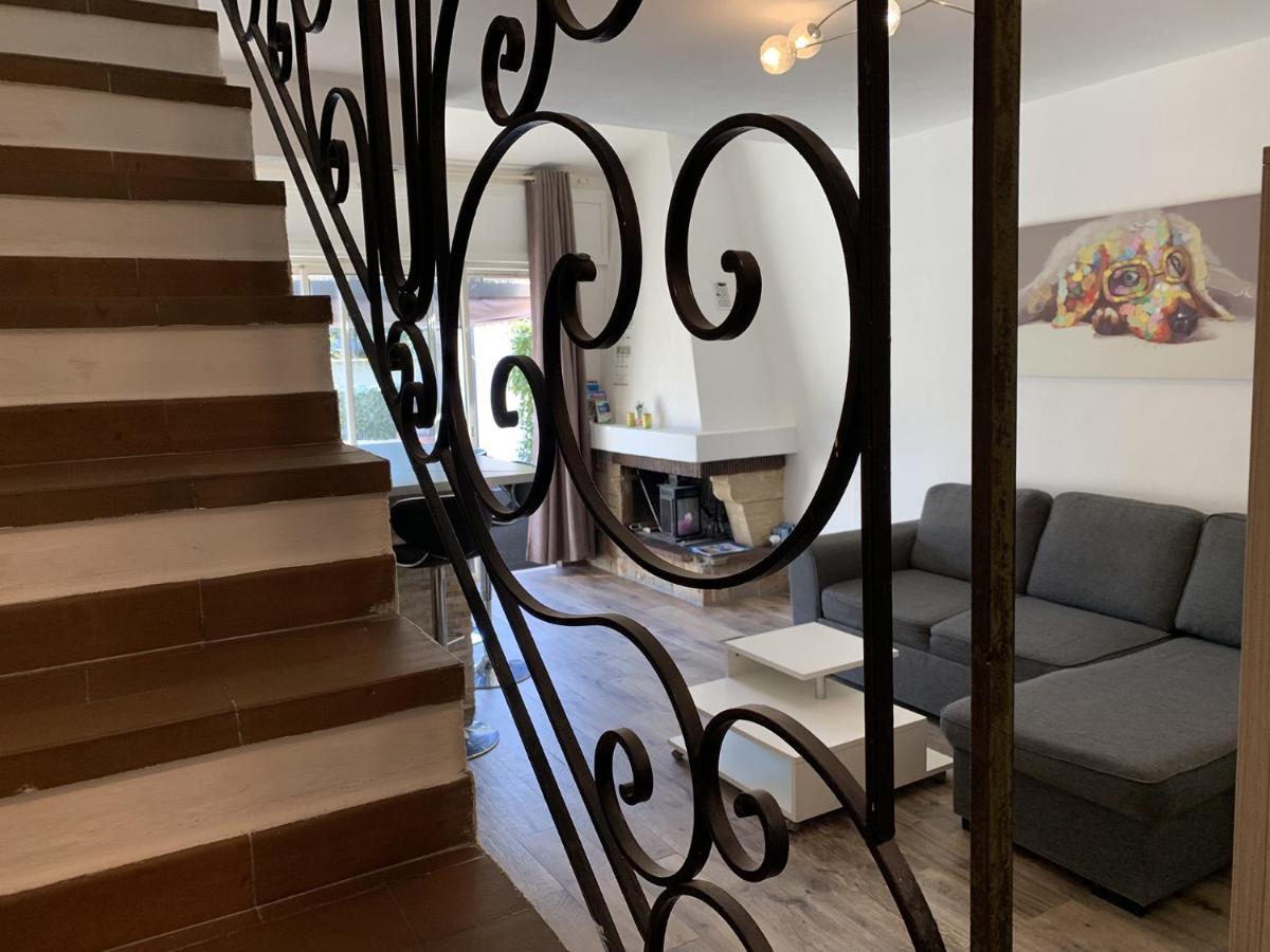 Apartement Maenat Borgo  Bagian luar foto