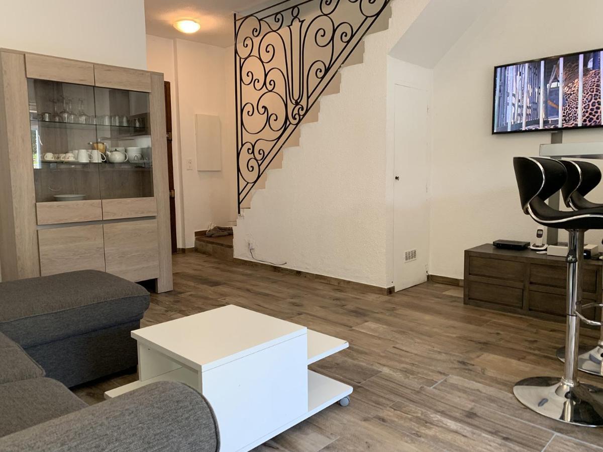 Apartement Maenat Borgo  Bagian luar foto