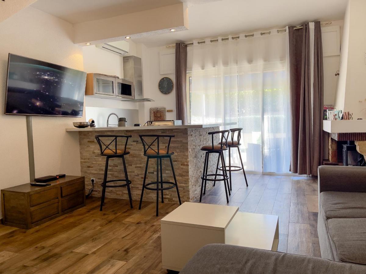 Apartement Maenat Borgo  Bagian luar foto
